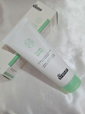 DR. Brandt Clean Biotic PH-BALANCED YOGURT CLEANSER 3.5 OZ